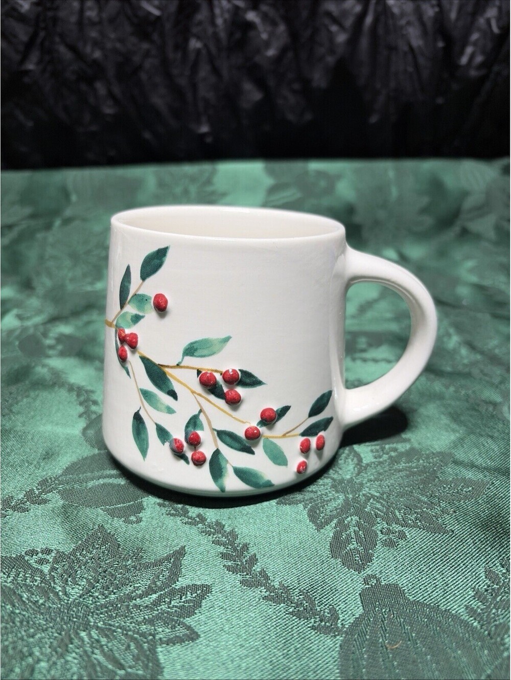 Walgreen’s Happy Holiday Mug #321034 winterberry coffee mug
